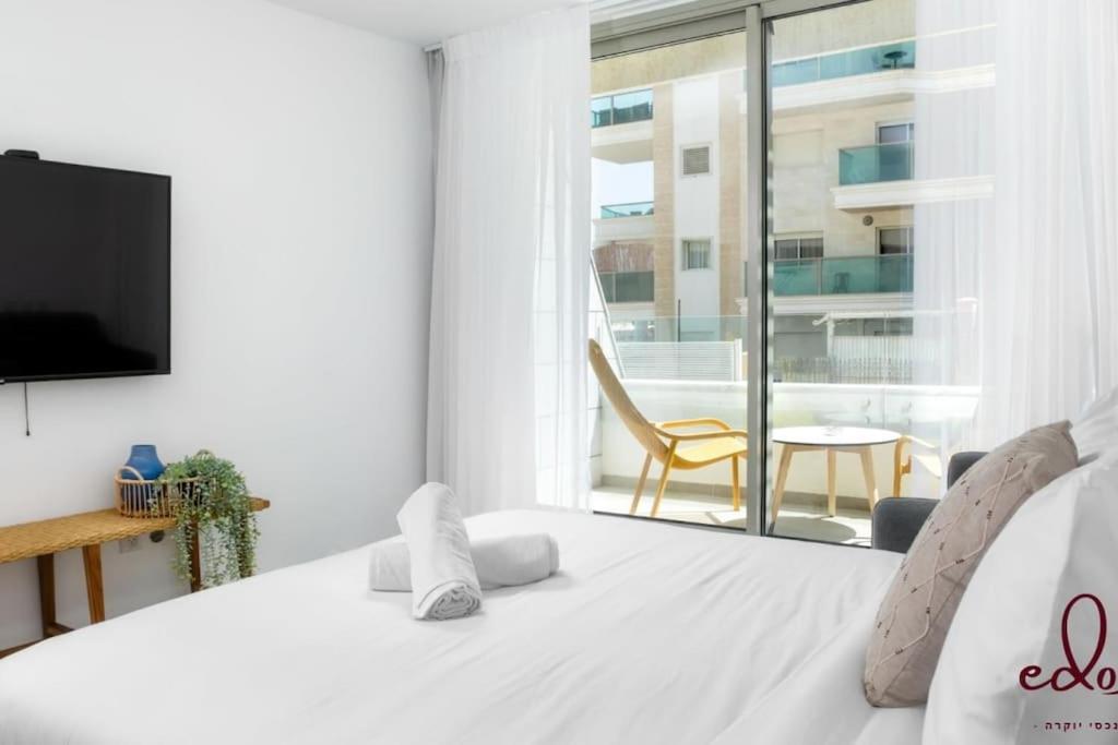 דירה אינטימית עם מרפסת 100 מטר מהים - By Edom Apartment Eilat
