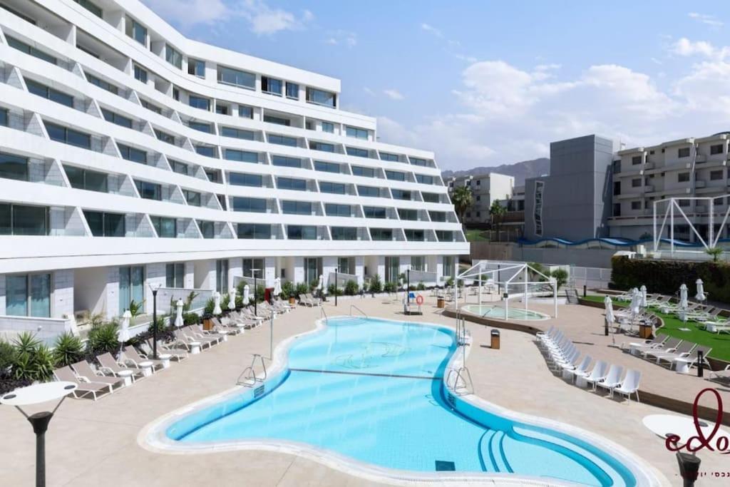 Apartment דירה אינטימית עם מרפסת 100 מטר מהים - By Edom *